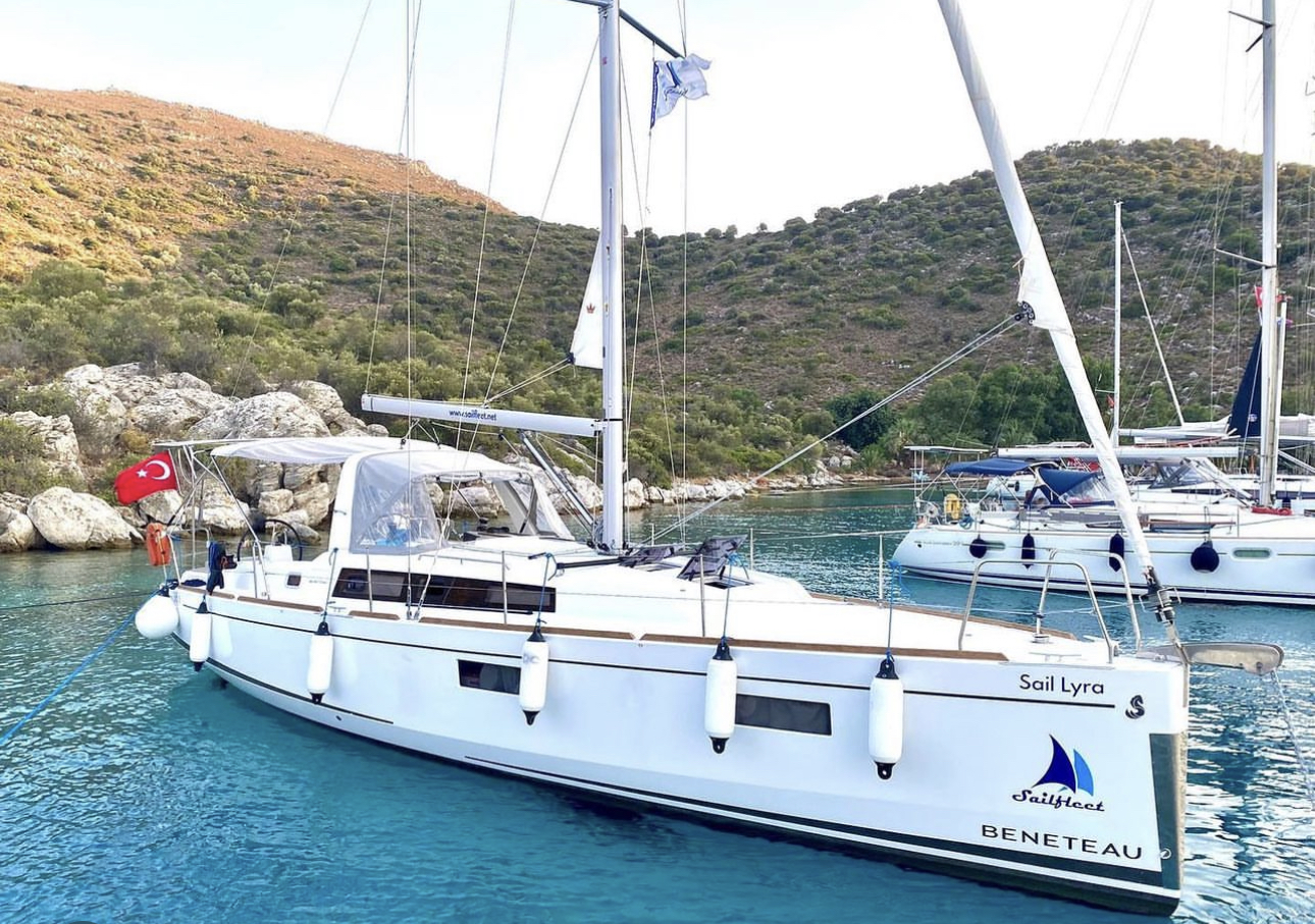 Sail Lyra
