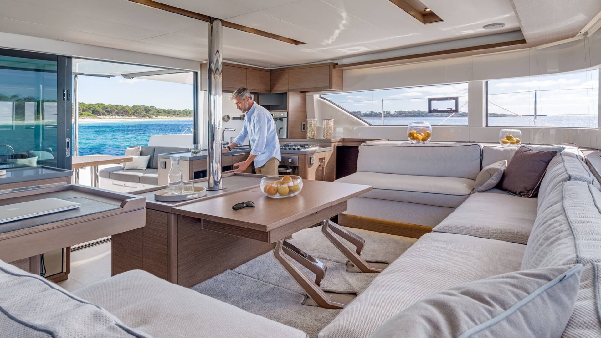 Nauti Cat