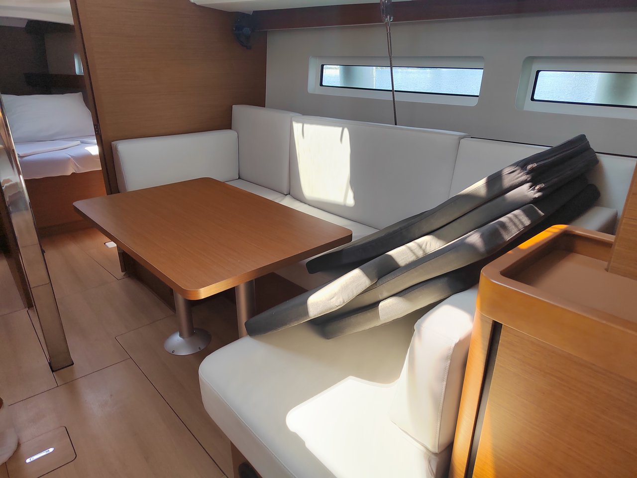 Leona