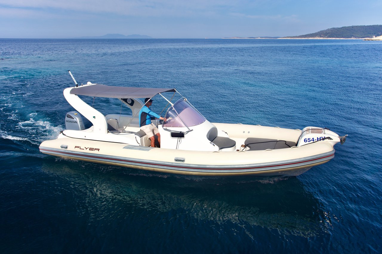 Flyer 828